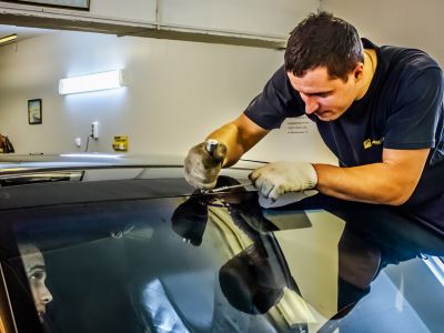 Установка стекол на легковые, грузовые автомобили, автобусы и спецтехнику в Липецке
